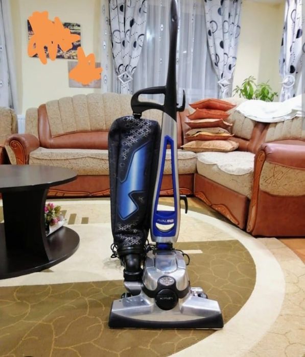 Curățăm canapele și covoare