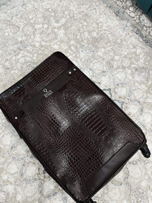 Продам чемодан