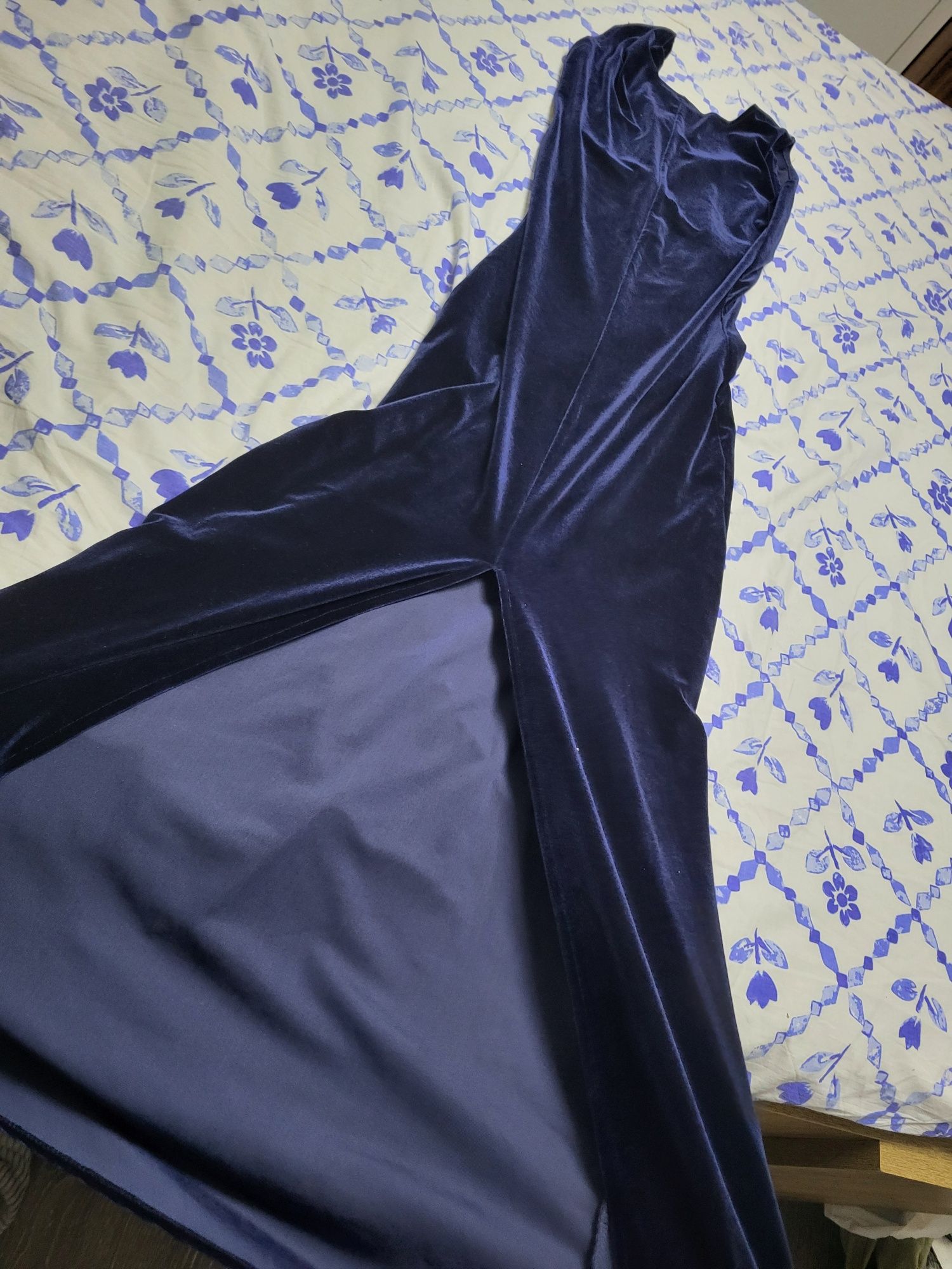 Rochie și salopete catifea