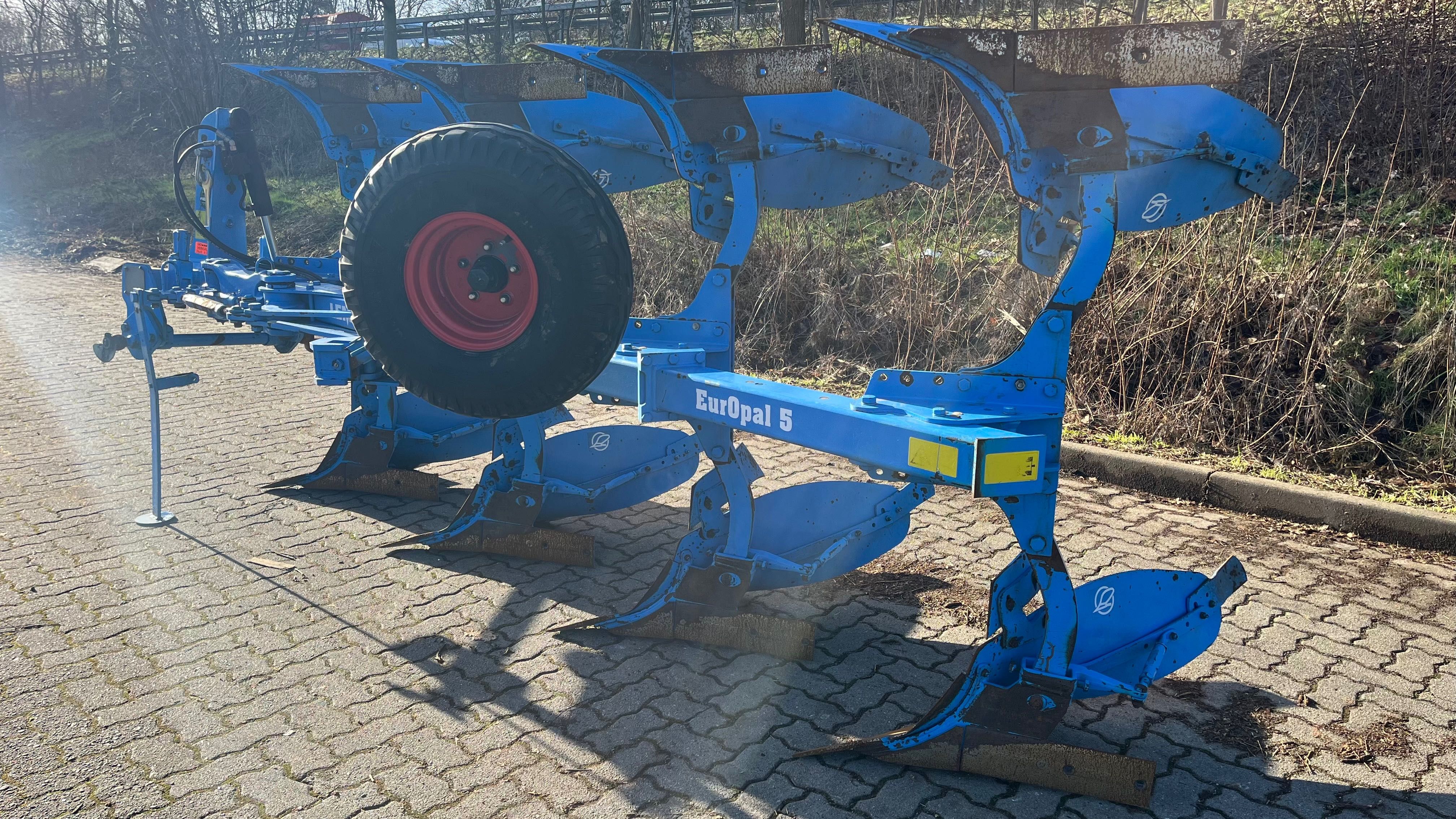 Lemken Europal 5 Omoch/plug Puma , Arion, New Holland, Belarus tortadi