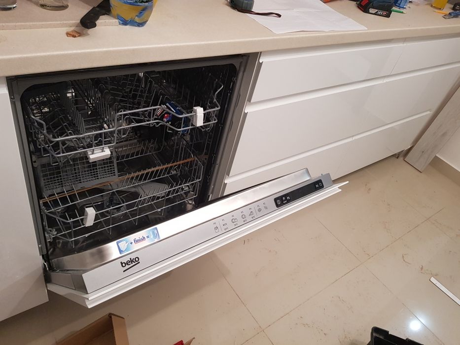 Mobila pe comanda, dupa modelul dvs, montaj mobilier, Tamplar
