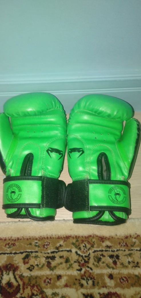 Venum боксёрские перчатки