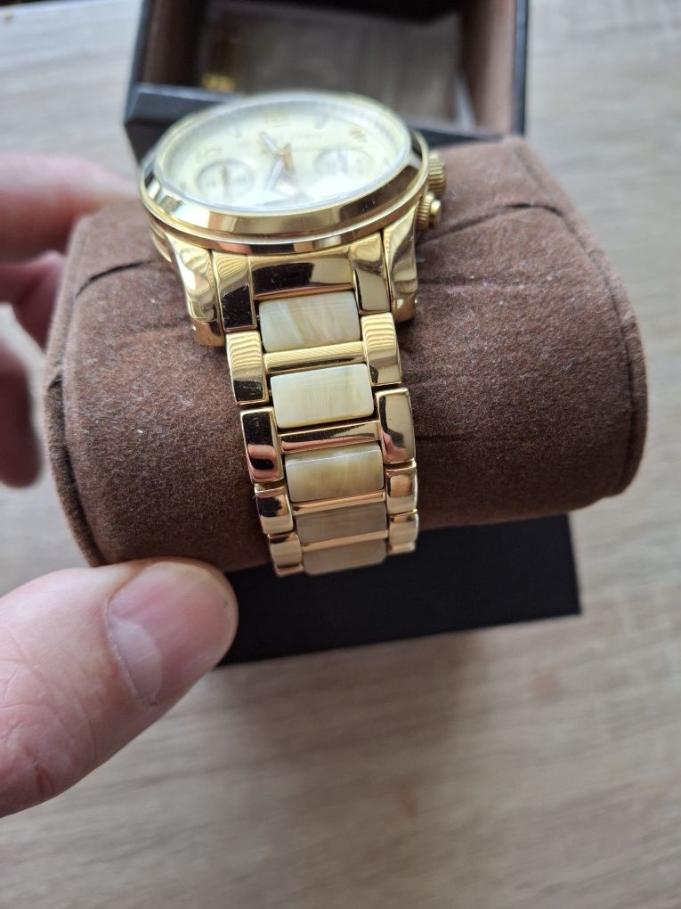 Часовник Michael kors