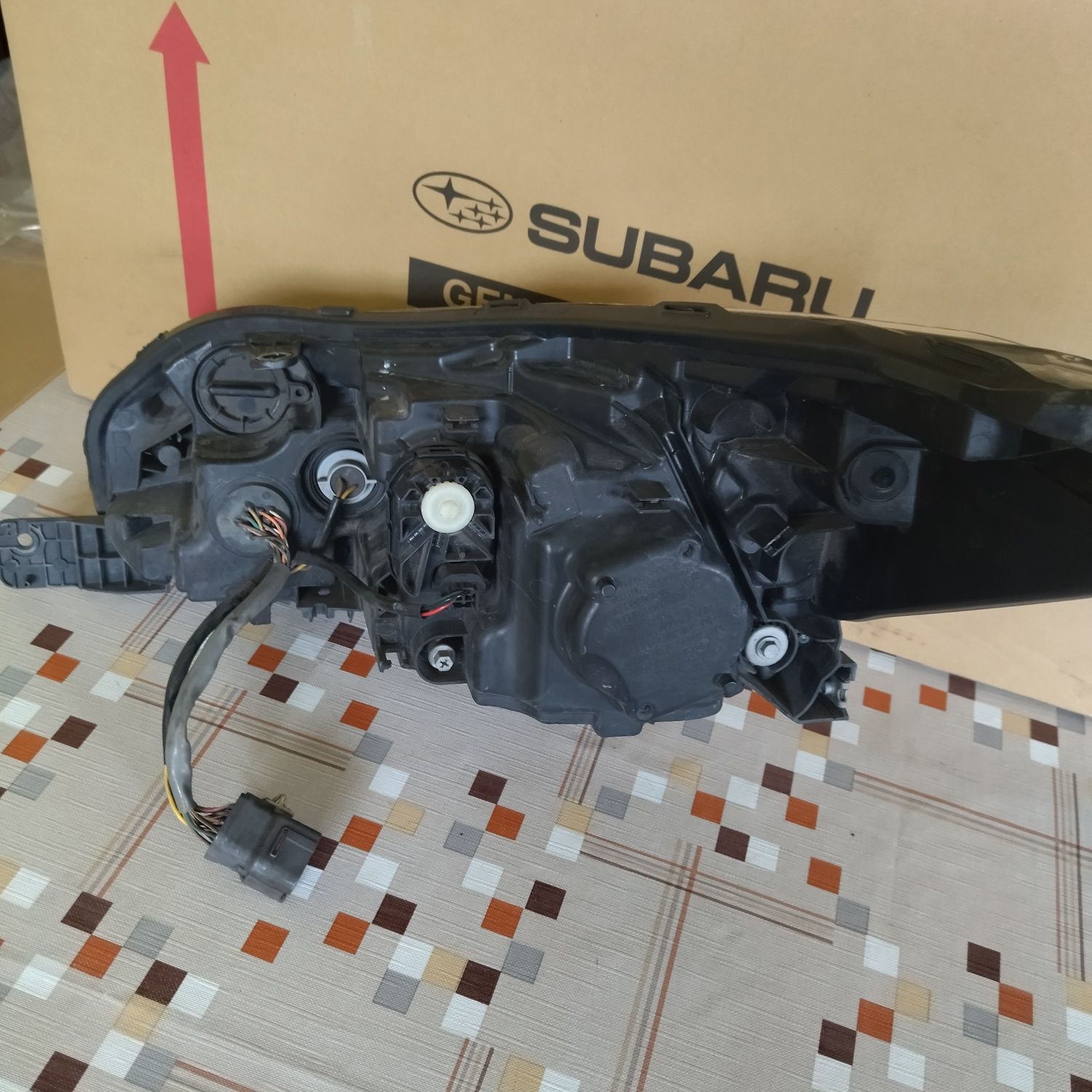 Продавам десен фар за Subaru XV   CrossTrek