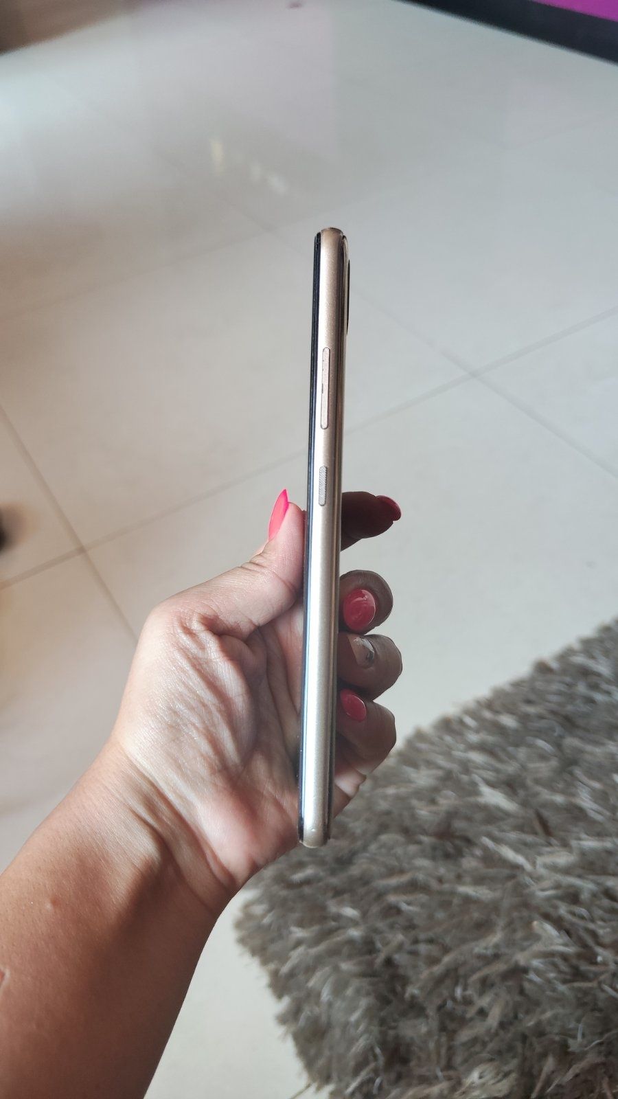 Мобилен телефон wiko