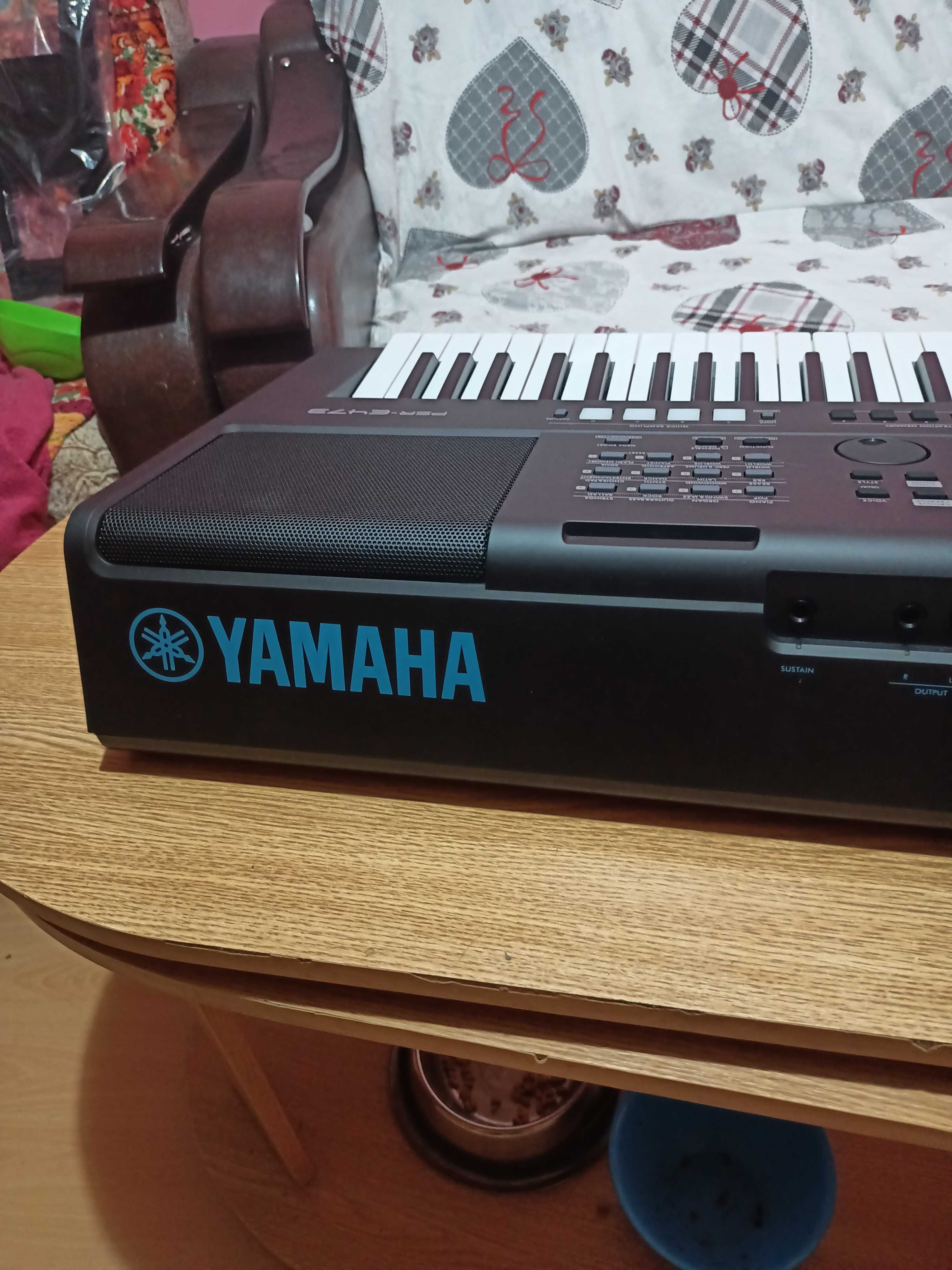 Vând orga Yamaha PSR E 473