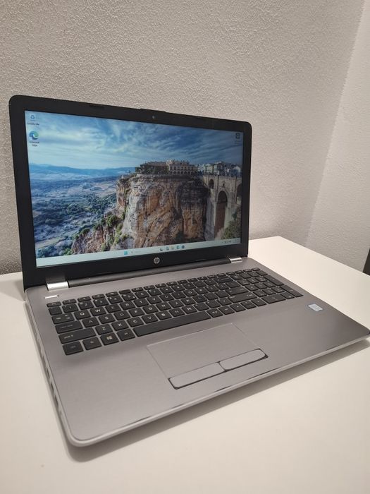 Laptop Hp cu i5 gen7, windows 11