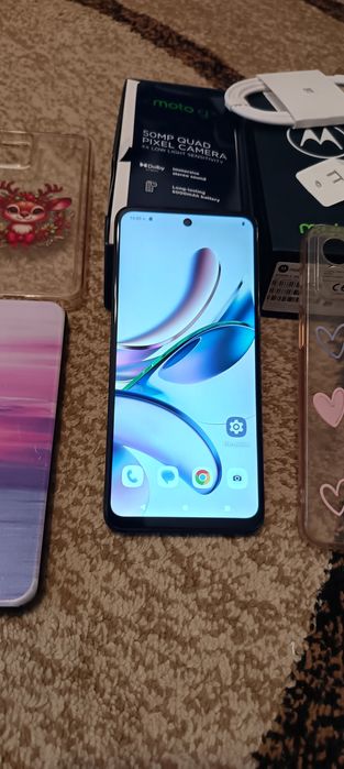 Motorola g13 много запазен телефон