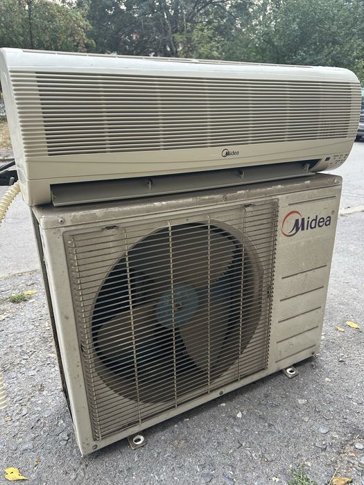 Климатик Midea MSG-09HR, 9000 BTU – работещ