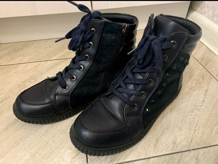 Продам обувь для девочек