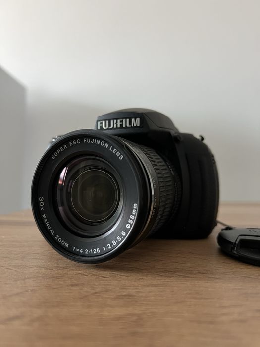 СРОЧНО !!! продам фотоаппарат Fujifilm FinePix HS25EXR
