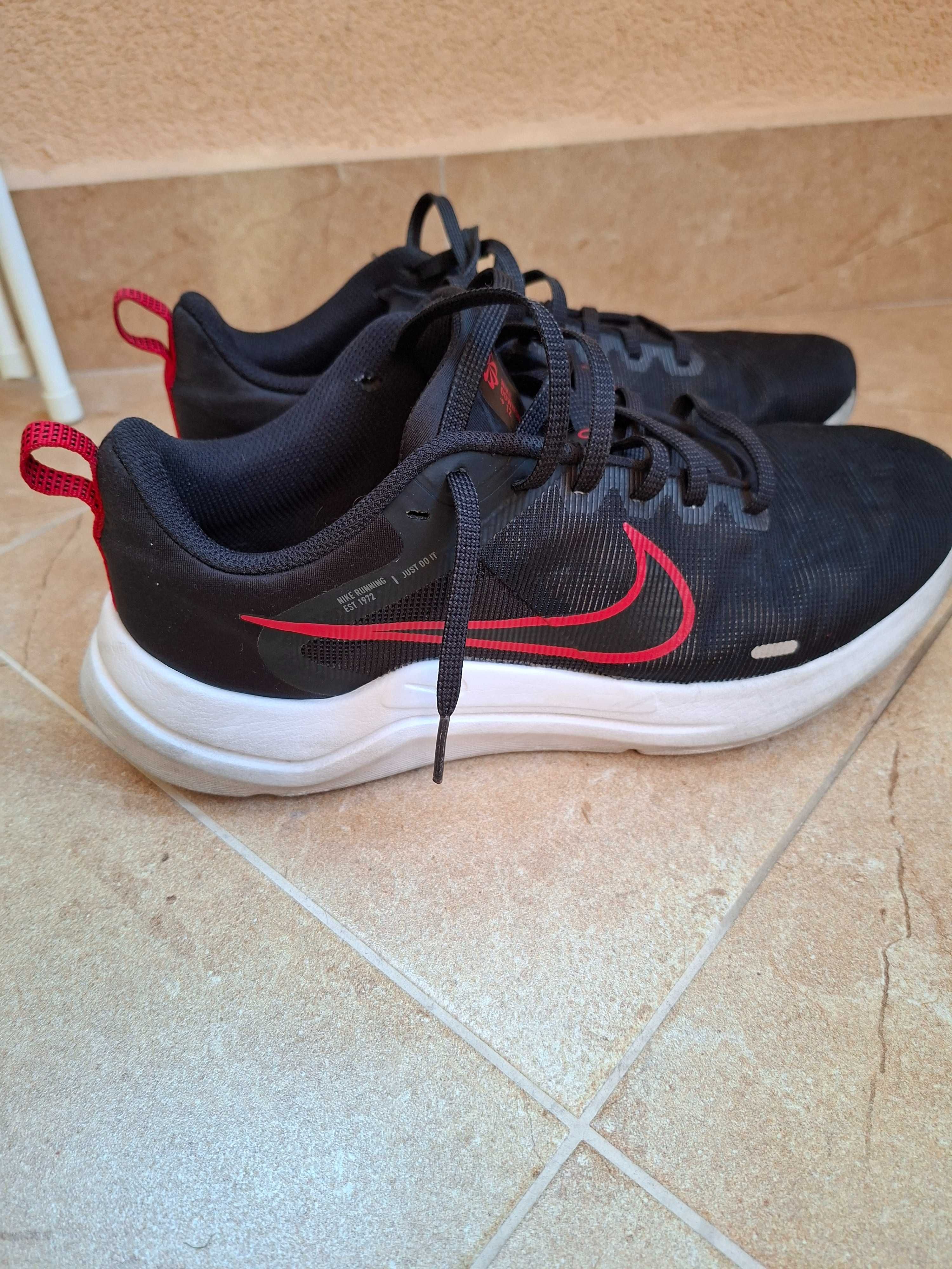 Маратонки Nike !!!
