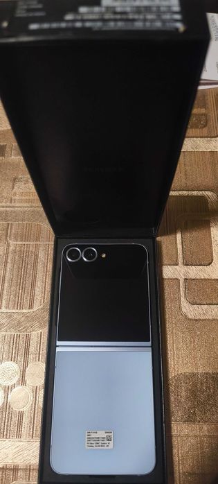 KATO НОВ! Samsung Galaxy Z Flip 6 5G 256GB 12RAM Mint . Гаранция !