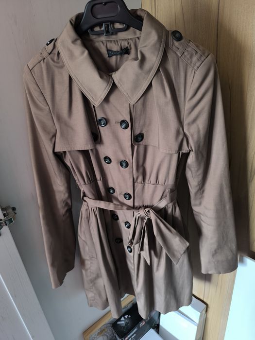 Тренчкот на марката Top Shop