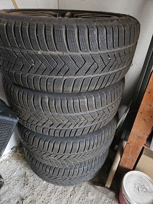 Vand jante si anvelope de iarna Pireli