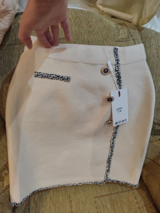 Нова пола фино плетиво черна и екрю