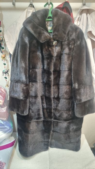 Продам шубу норковую новую и мутоновую в подарок