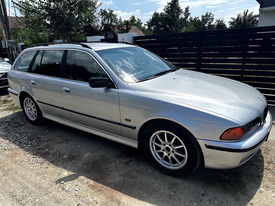 BMW Seria 5 E39 523i
