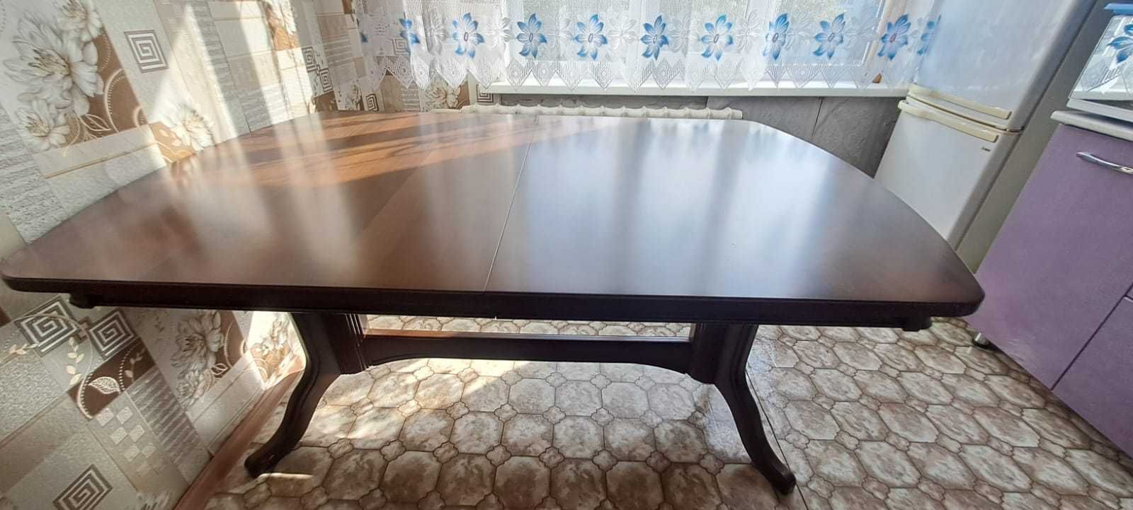 Продам стол в хорошом состоянии