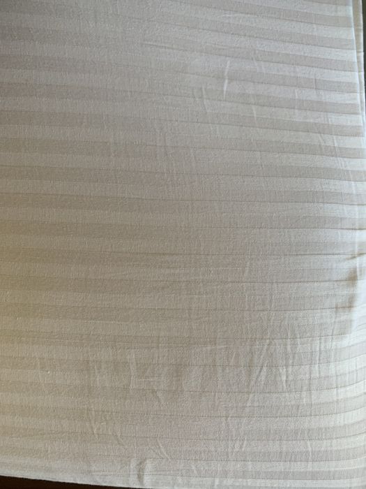 Patut lemn cu balansoar, saltea, 2 aparatori, lenjerie, cadita