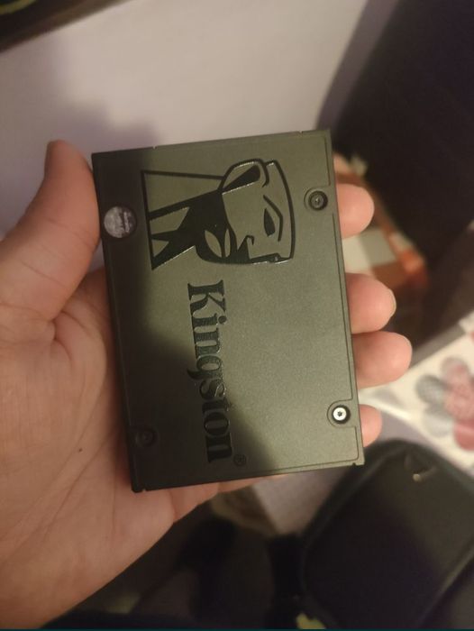 Vând ssd de 480 gb și un HD de 1tb