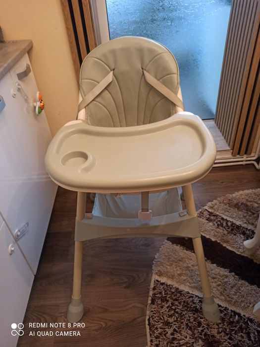 Vând scaun de masă