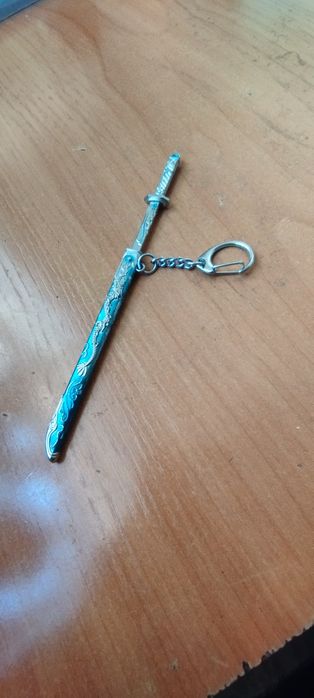 Продам брелок-меч