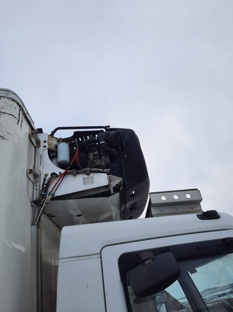 Renault Midulm frigorific camion 11 tone.