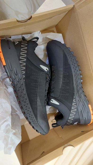 Кроссовка фирмы ANTA