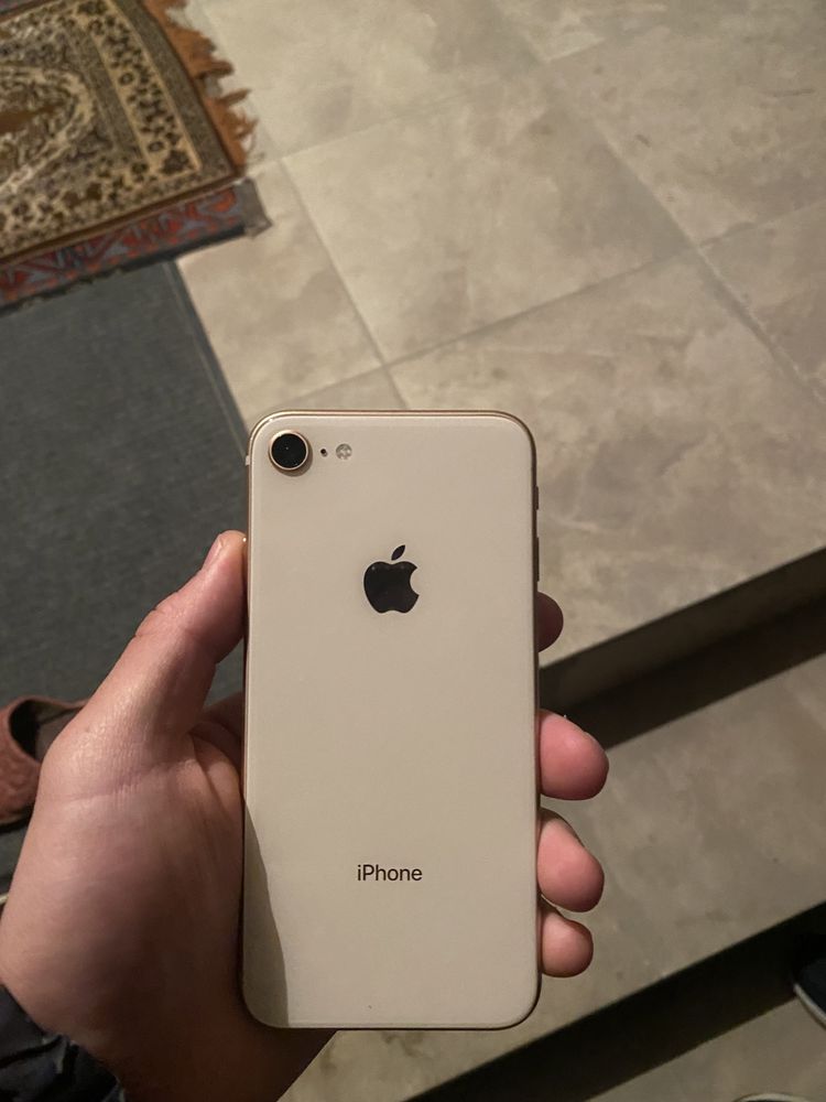 Iphone 8    85000 тг