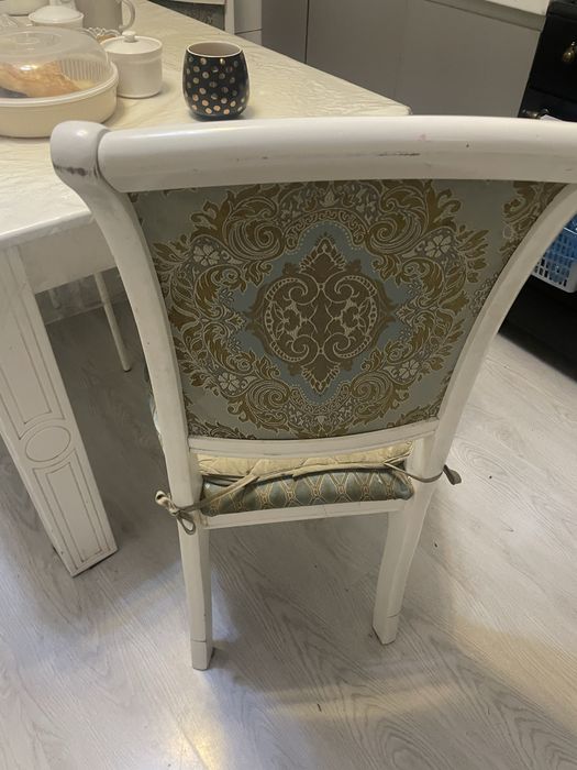 Продам стулья на кухню