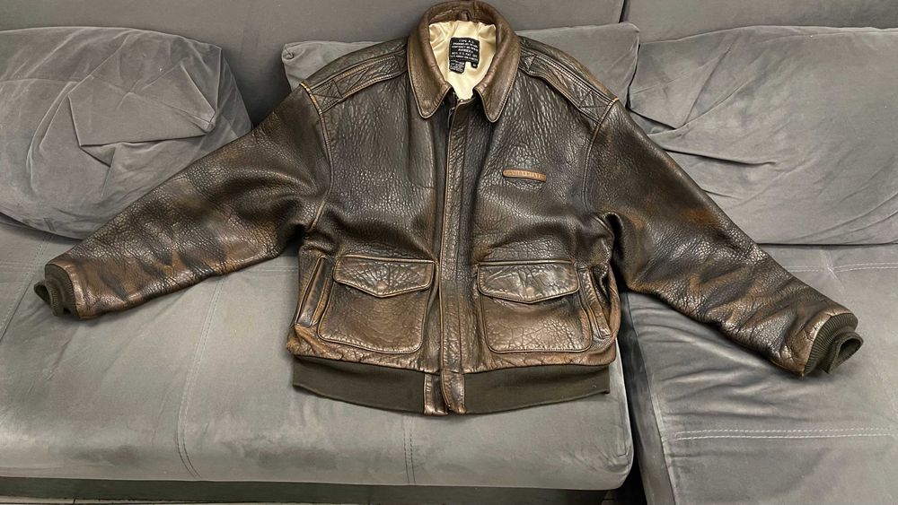 Продавам: Яке Avirex оригинално USA