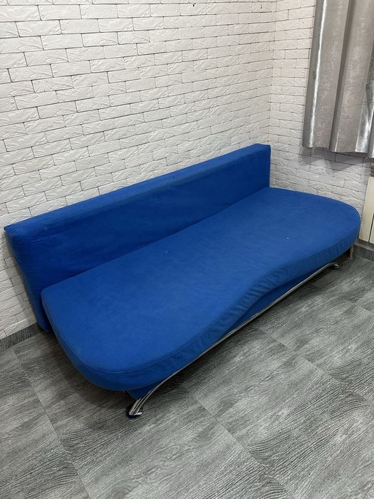 Продам диван в нормальном состоянии