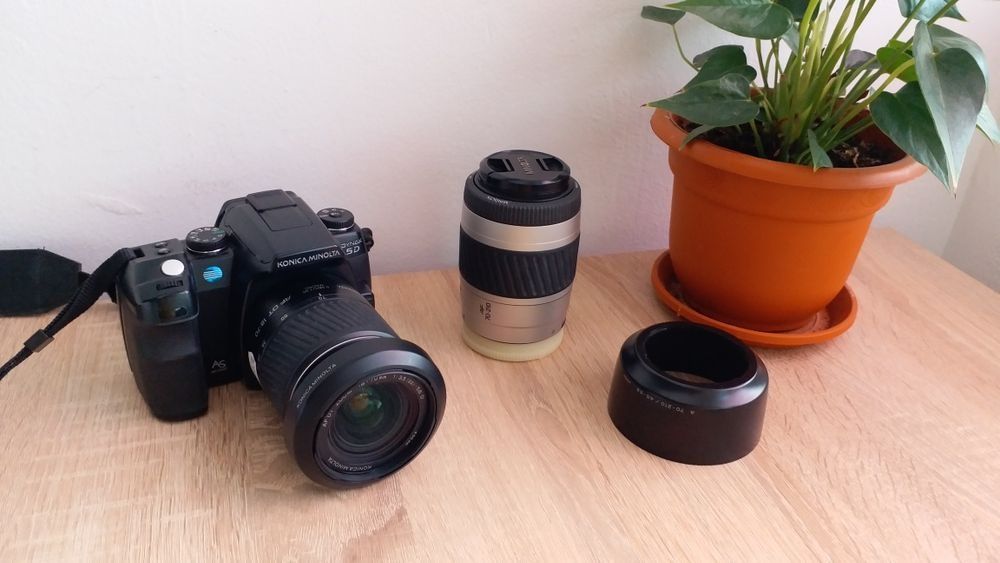 DSLR MINOLTA Dynax 5D- kit extins