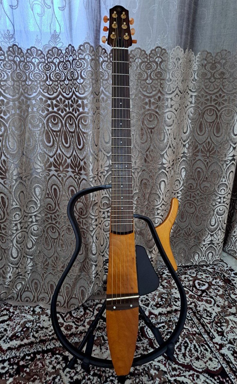 Gitara yamaha silent guitar