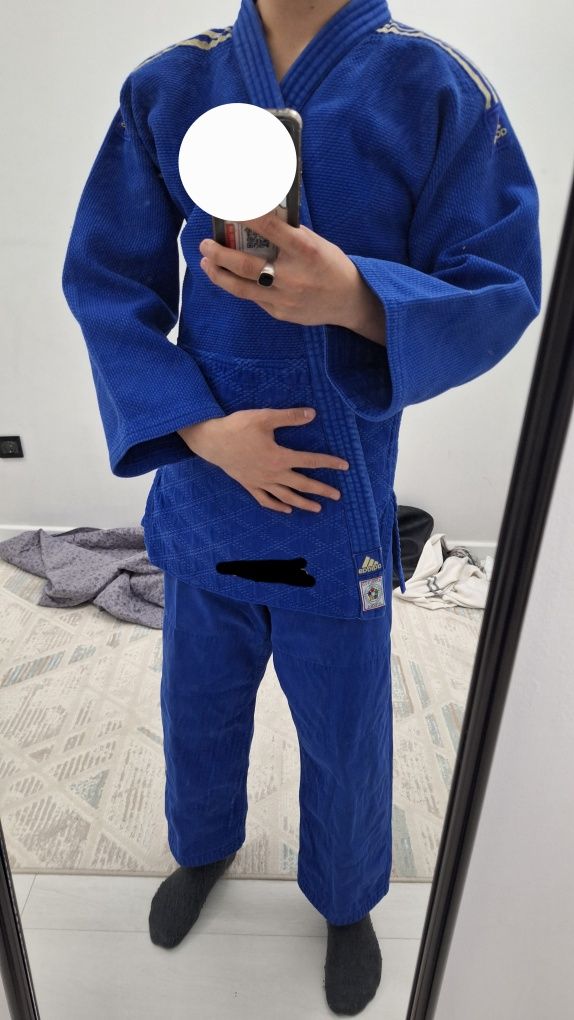 Адидас чемпион 2 кимоно для дзюдо 
IJF лицензия
Плотность 730 грамм