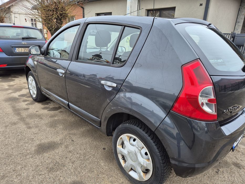Vand schimb Dacia sandero 1.5 dci