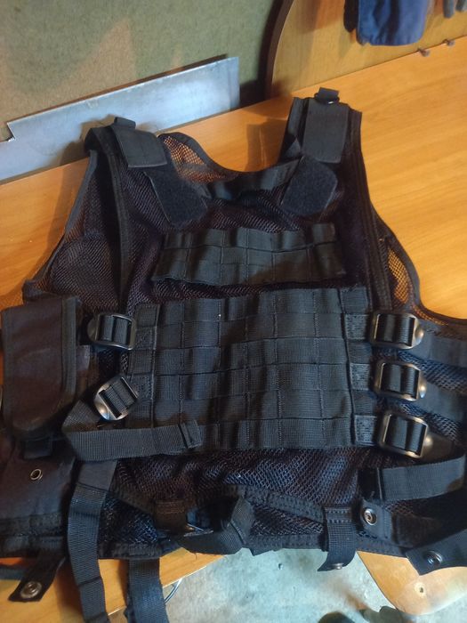 Тактически колан с кобури и Тактически елек