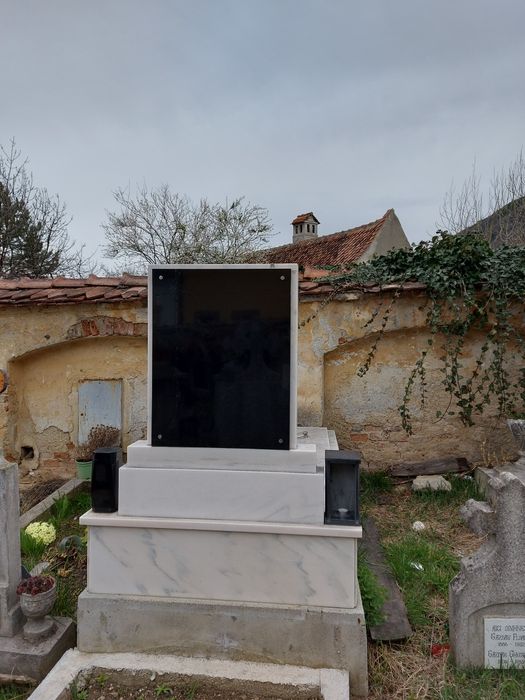 Cedez Act de concesiune , vind cavou din marmura , cripta de 3 locuri