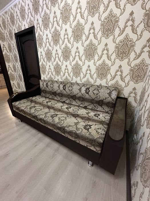 Продается диван, в хорошем состоянии, чистый, целый , раскладывается.