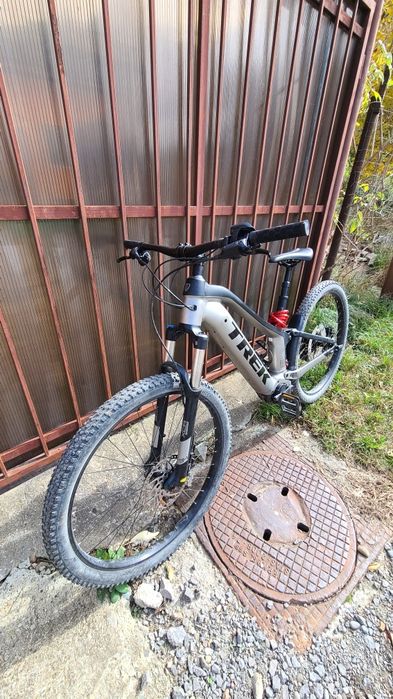 Bicicletă electrică Trek 625w 2022 - 530km