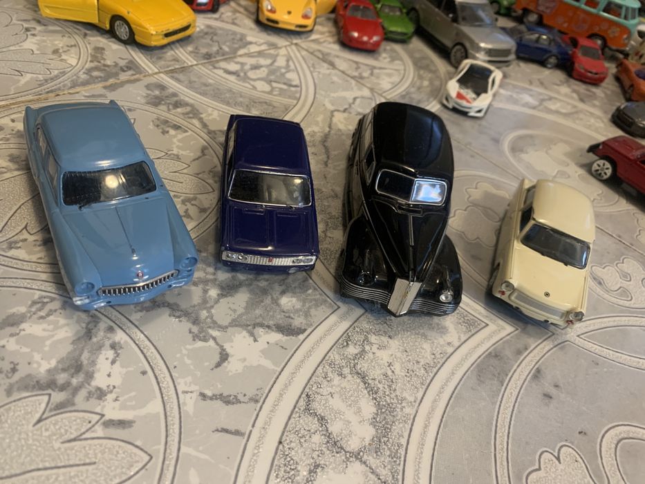 Colectie 146 masinute metalice:BMW,Audi,Mercedes,Porsche,Tesla,etc