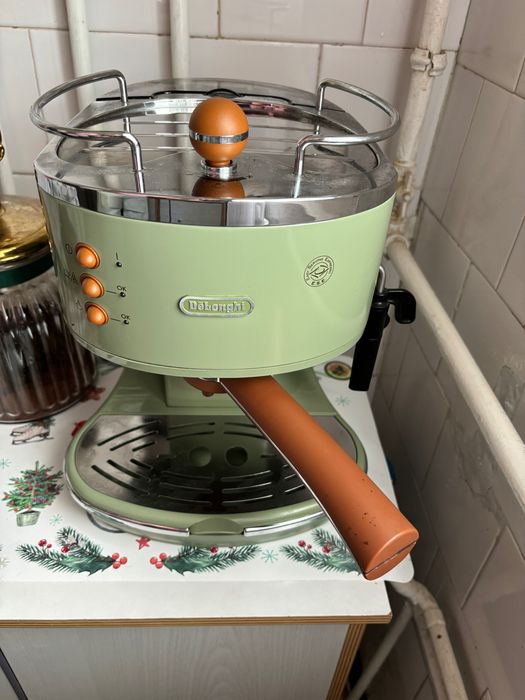 Vând Espressor manual Delonghi
