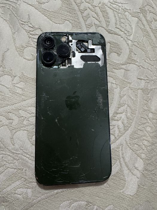 Vand IPhone 13 Pro Max pt piese