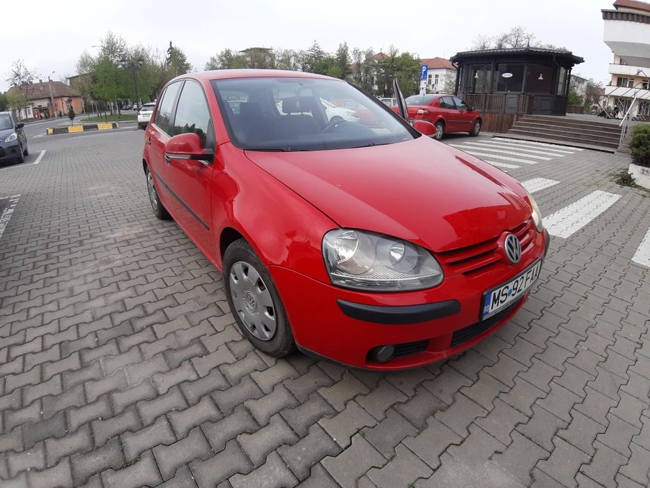 Volkswagen Golf 5 – 1.4 benzină  an 2004