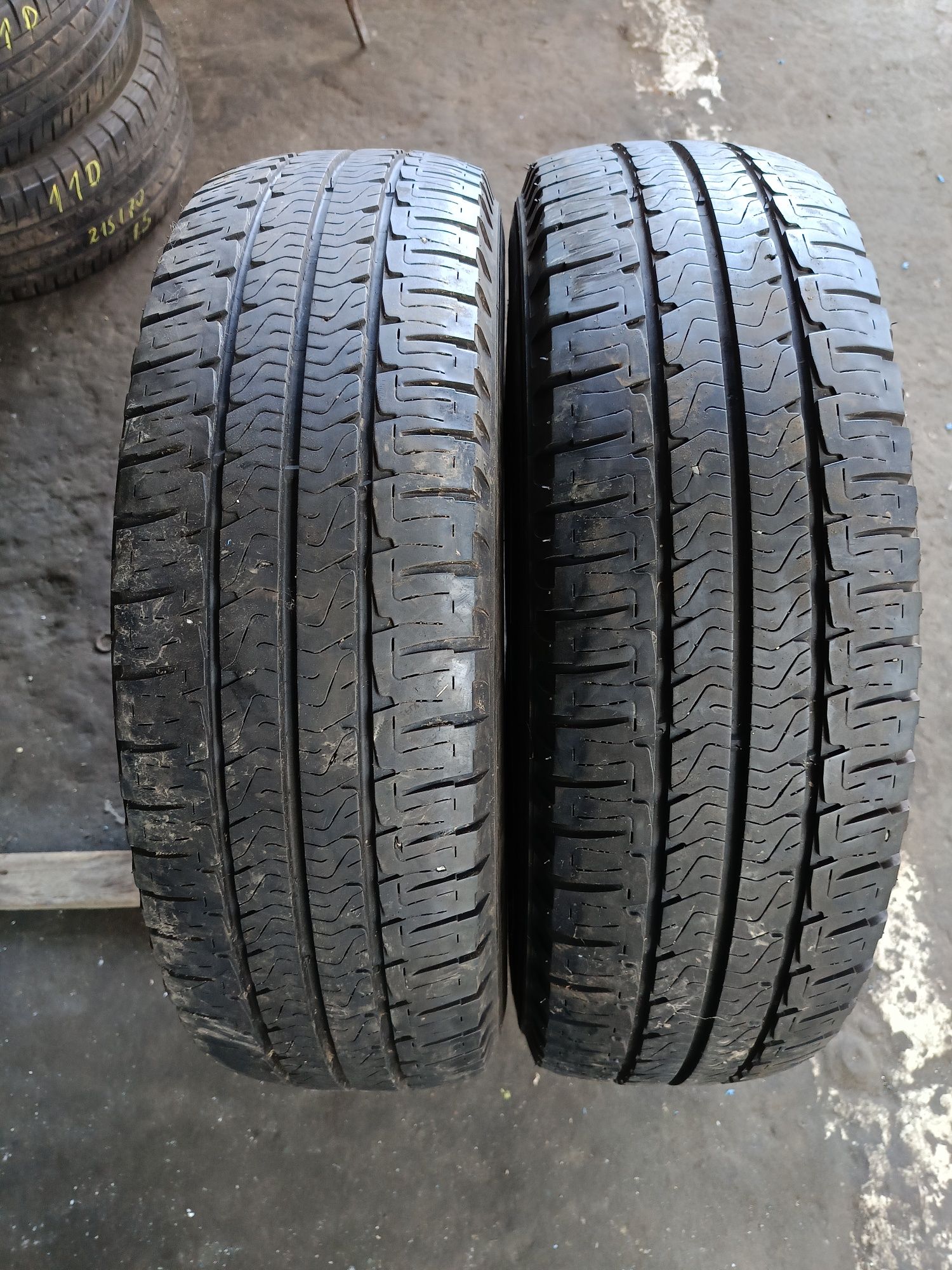 БУСОВИ ЛЕТНИ -16цола -225/75-1бр.-120лв."MICHELIN"
