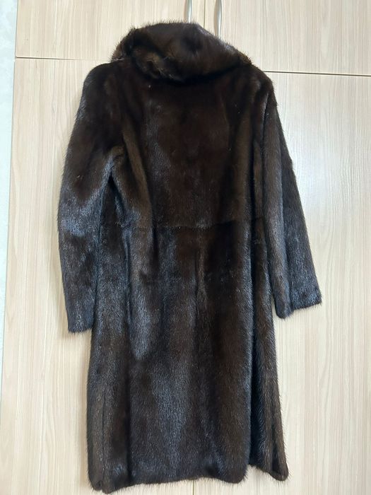 Шуба норковая коричнего цвета