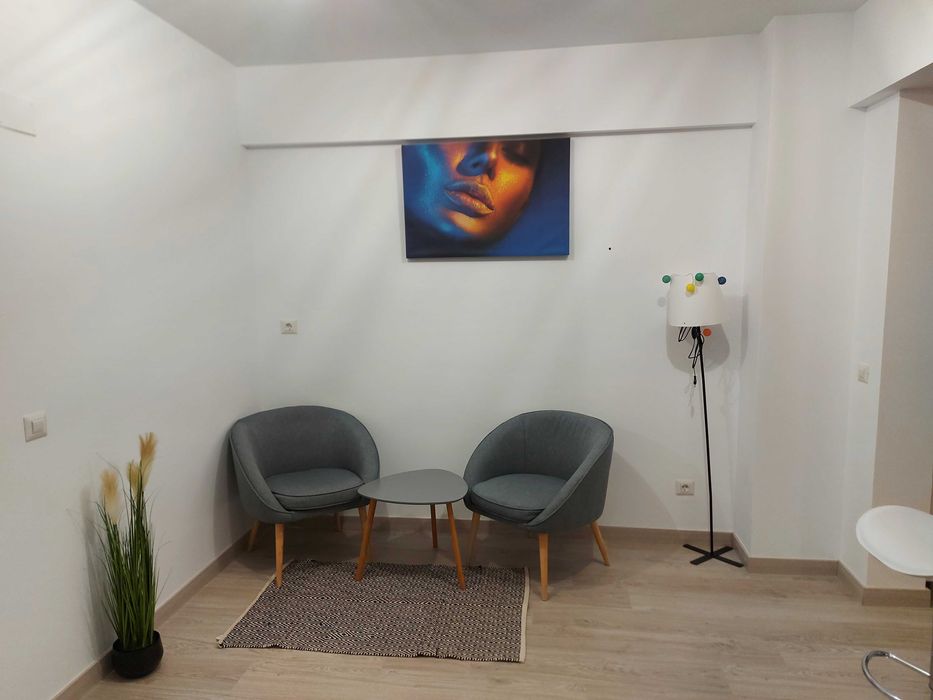 AC. Închiriez apartament lux 2 camere,regim hotelier 250 lei.