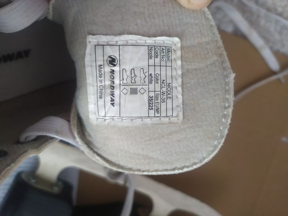 Детские коньки для девочки