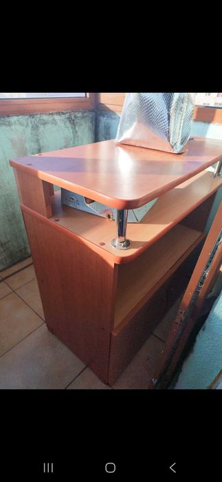 Vand balansoar. chiuvetă, mobilier, canapea
Dulap haine în două uși